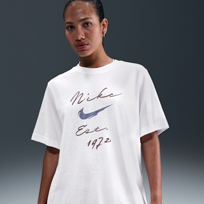 ナイキ レディース Tシャツ 半袖 Nike OLY Herritage USA T-Shirt - White/White Nike Sportswear Essentials Women's Loose T-Shirt. Nike.com